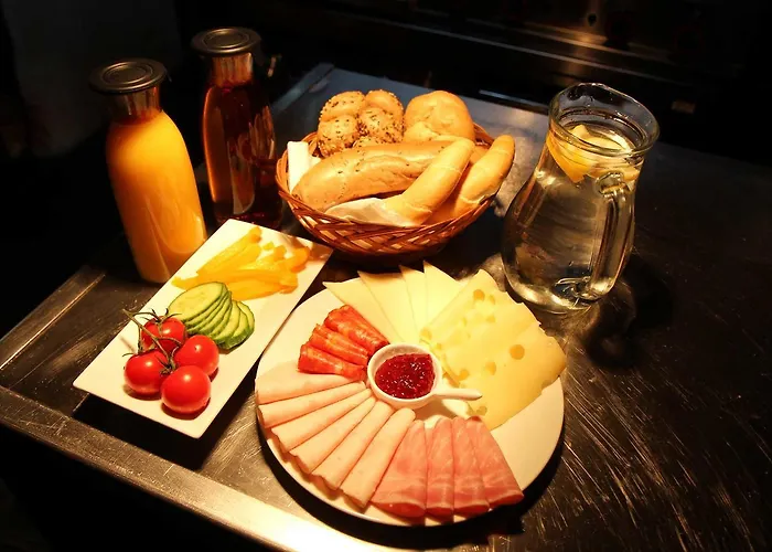 فندق Bohemia 3*